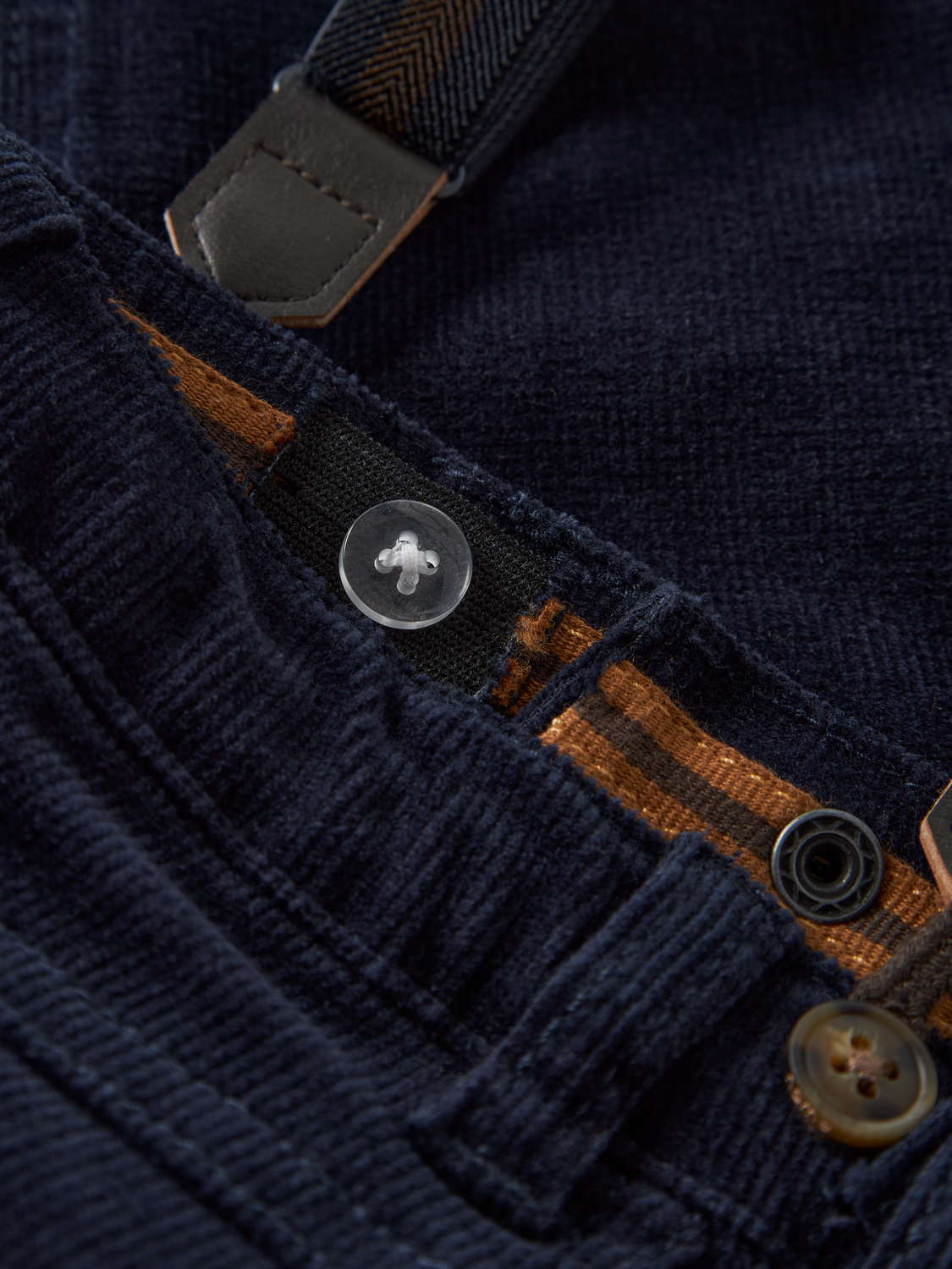 model_shot-front_full